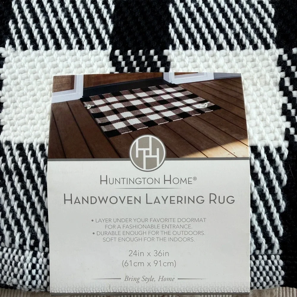 Huntington Home Handwoven Layering Rug 24x36 Black White Buffalo Check Farmhouse